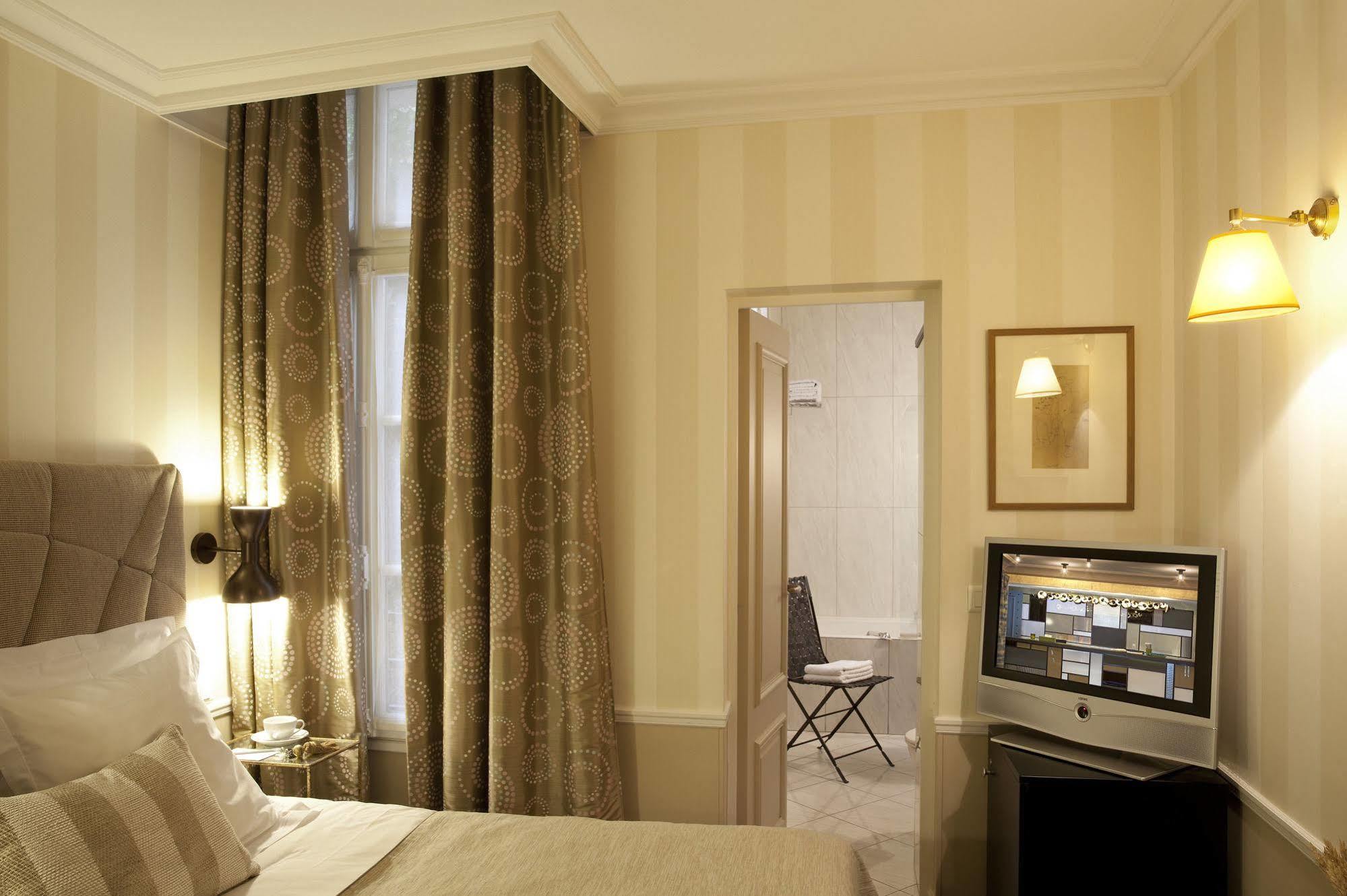 פריז Hotel Therese מראה חיצוני תמונה
